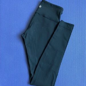 Lululemon High-waist Luon Crop 21’ size 4